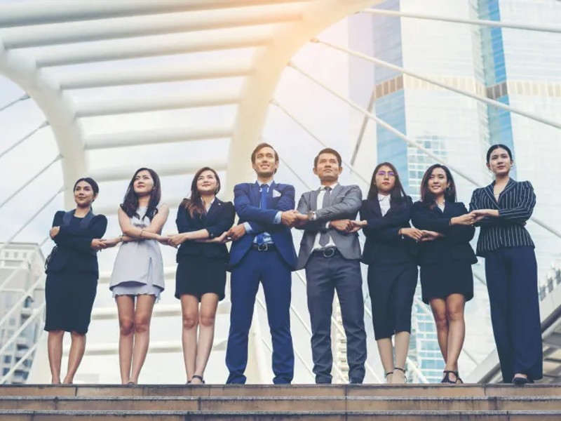 Hình ảnh minh họa tầm quan trọng của cá cược có trách nhiệm tại 55win, với người chơi đang cân nhắc các lựa chọn của mình.